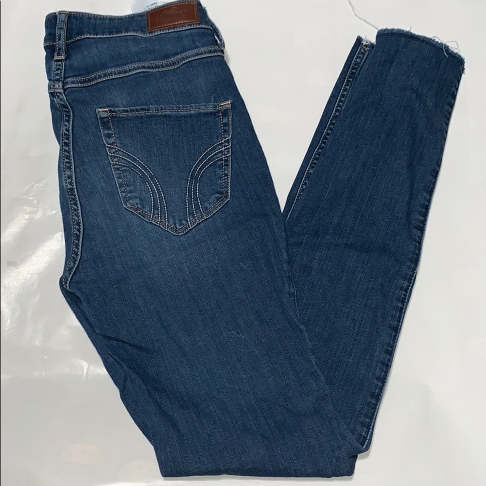 Hollister. Size 5R. 27.